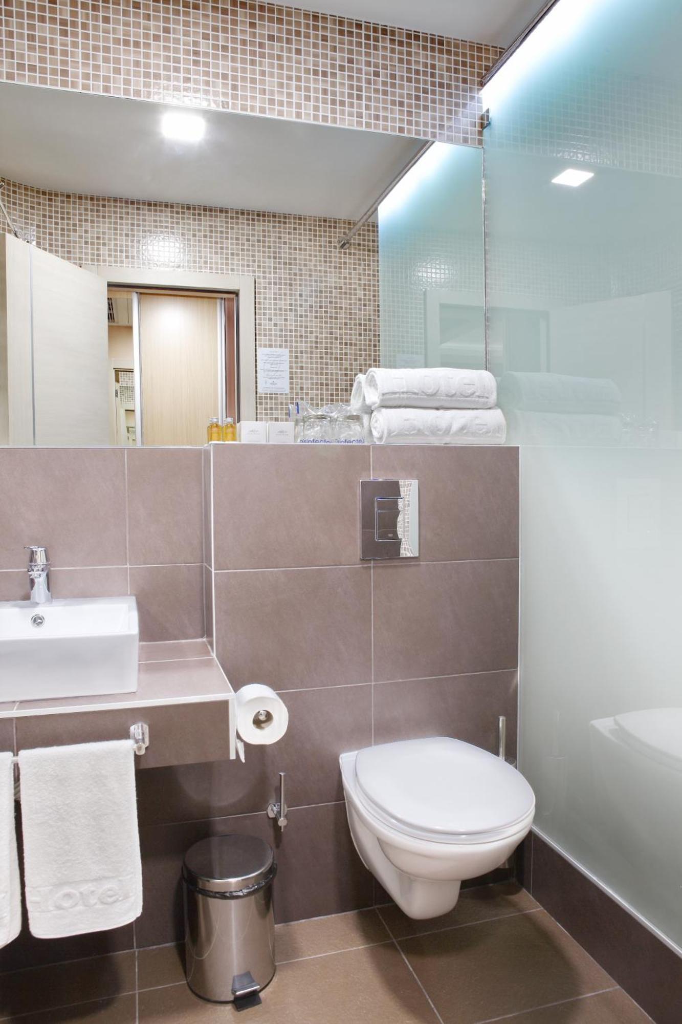 Čačak Garni Hotel Aveny מראה חיצוני תמונה